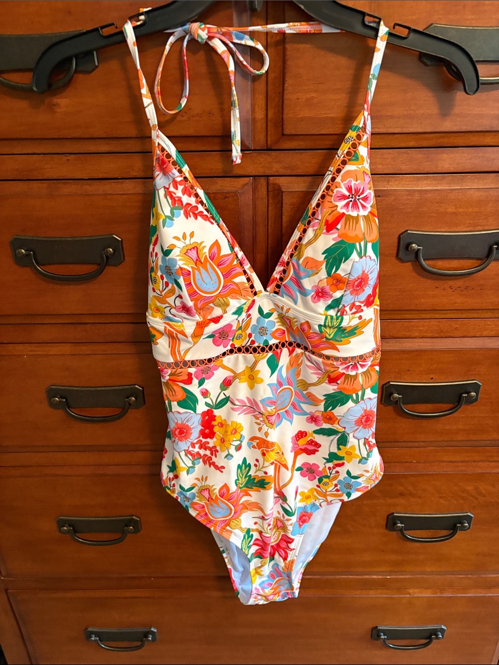 Cupshe White Floral V-Neck One-Piece Swimsuit with Orange & Pink Accents